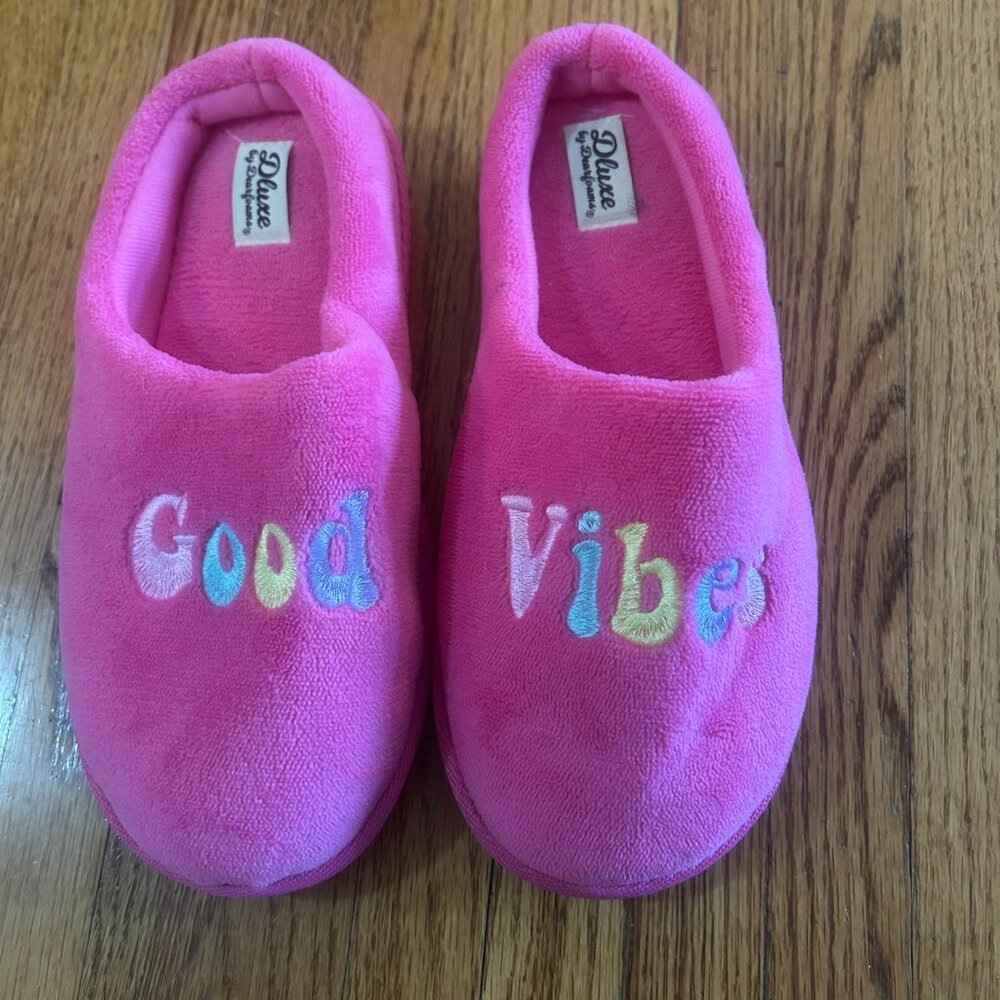 Deerfoam Pink Slippers, Girls Size 4-5